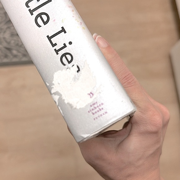 Signed Big Little Lies book by Liane Moriarty best seller book - Picture 3 of 3